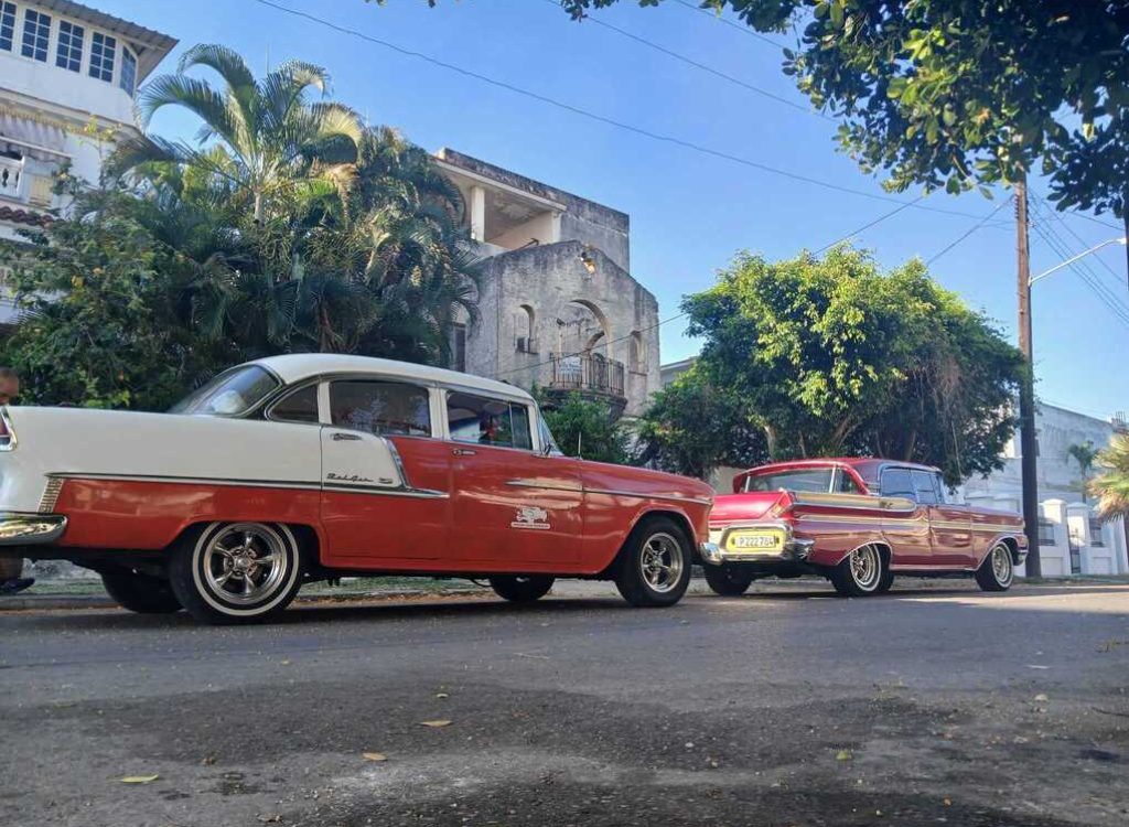 Autos-clasicos-CubaNeo-Travel-Neo-Travel-Group.jpg